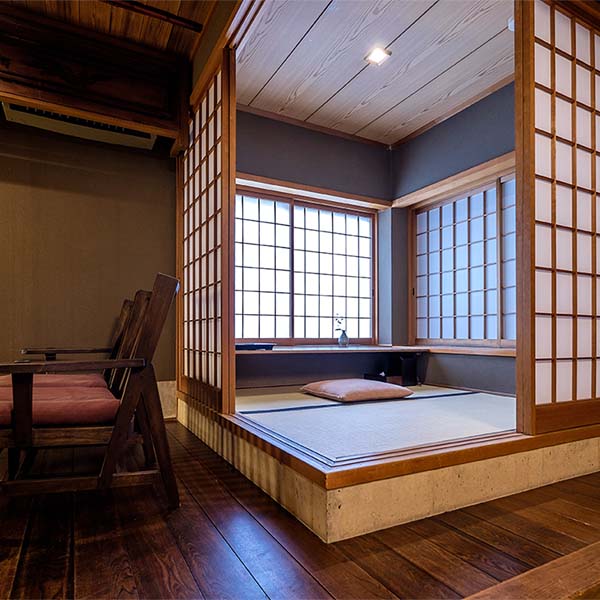 畳の小上がりがある和洋室
